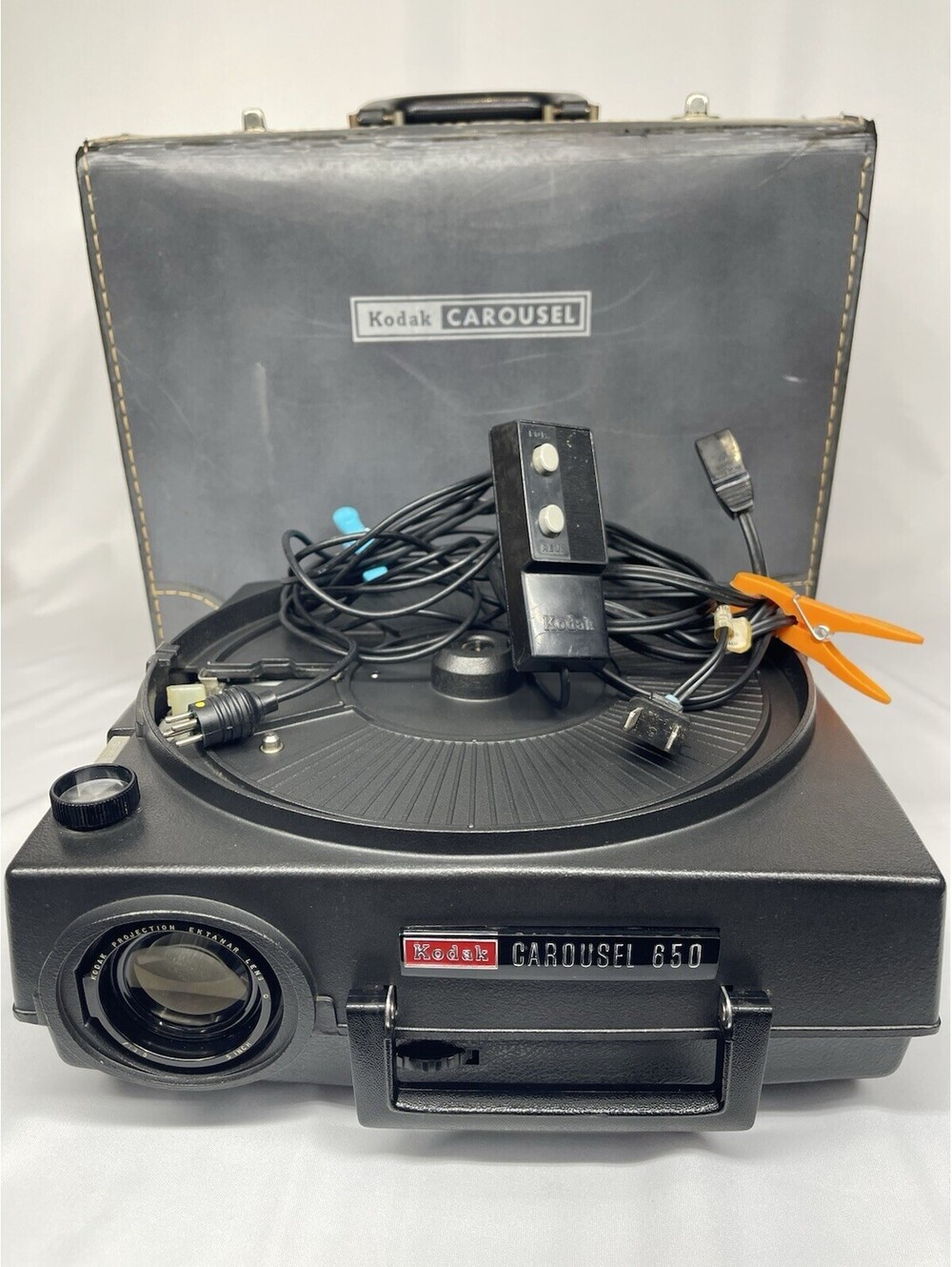 TESTED!! VINTAGE Kodak Carousel 650 35mm Slide Projector w/ Case, Remote, Manual